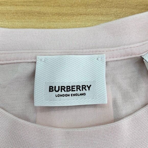 Burberry Pink Crewneck Cotton T-Shirt With Red "My Crown" Graphic Short Sleeves - Picture 3 of 7